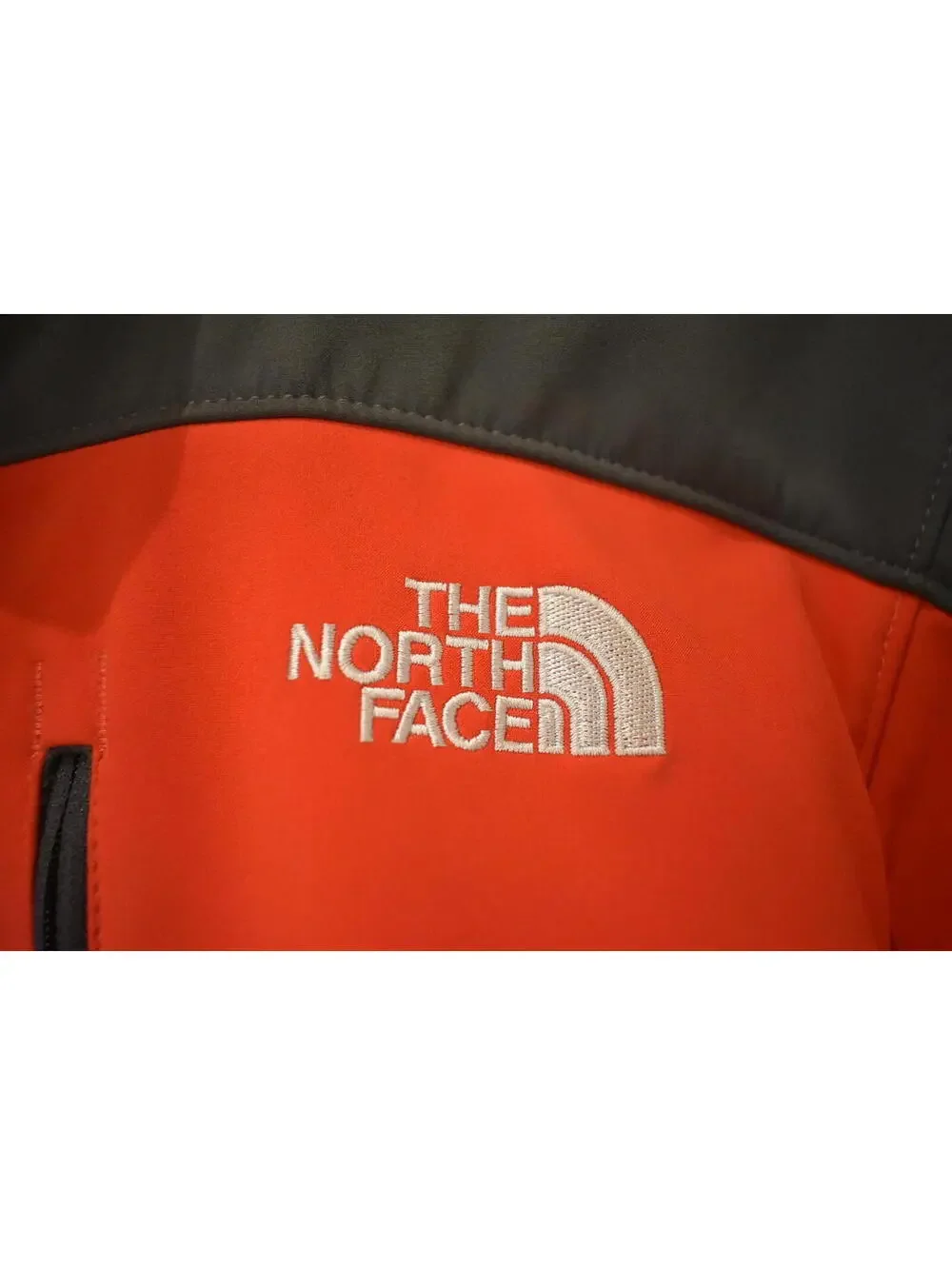 The North Face Men's Red/Black Full Zip Soft Shell Jacket Size S
